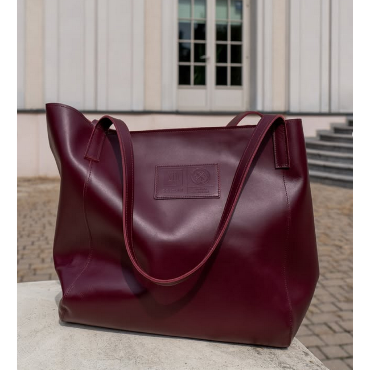 bordowa torebka damska  skórzana zapinana na zamek shopper