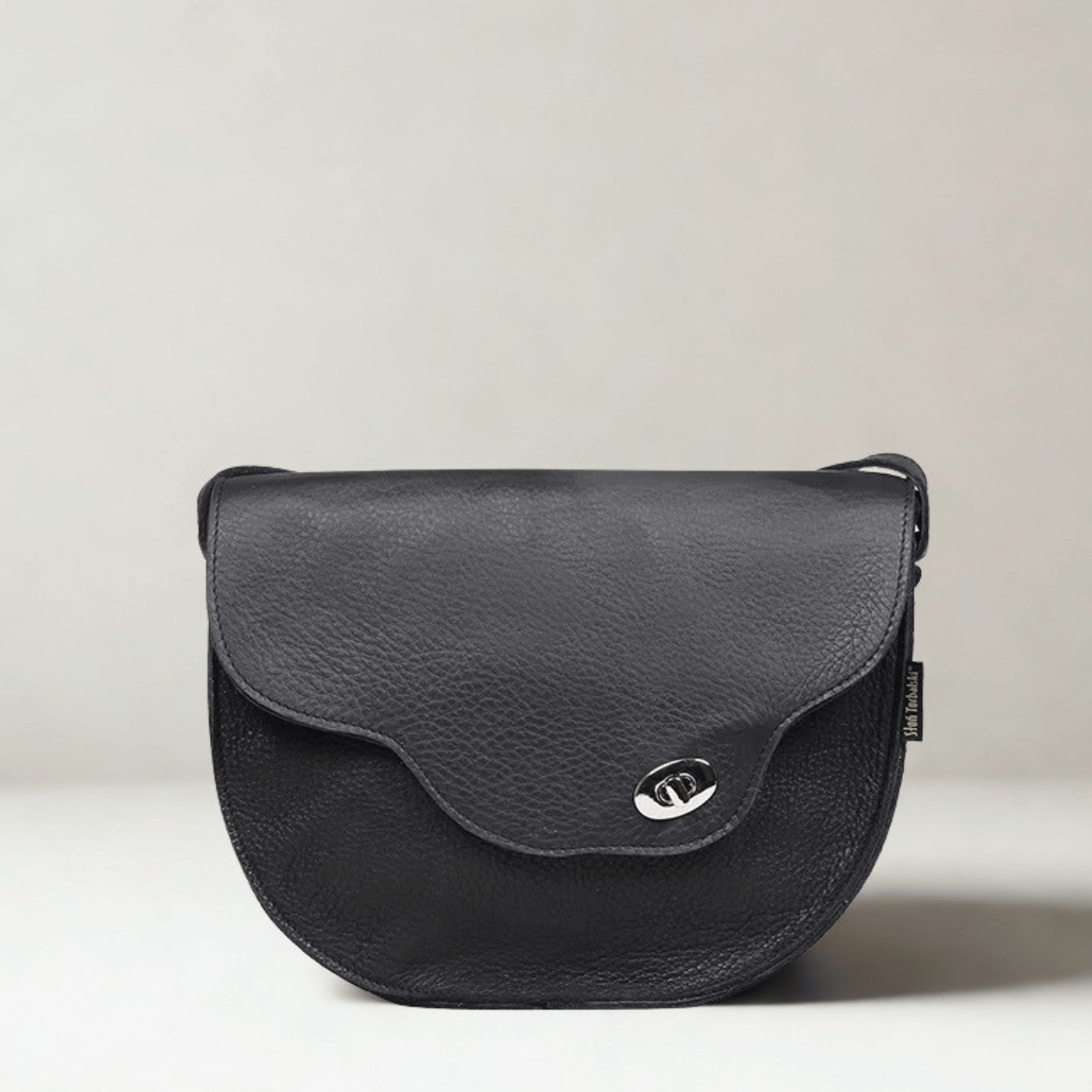 listonoszka skórzana czarna 00-171-0101-E30-02127.jpg