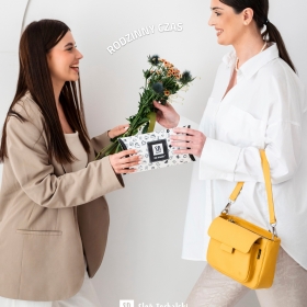 Wielkanoc to czas, by spędzić chwile z bliskimi i obdarować ich wyjątkowymi upominkami. Torebki i portfele Słonia Torbalskiego to połączenie elegancji, jakości i funkcjonalności - idealny prezent na te święta. 🌸🐣💝

#Wielkanoc #RodzinnyCzas #SłońTorbalski #Elegancja #Upominki