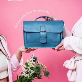 Podaruj jakość, która zostaje na lata 🤎🐘

Są prezenty, które cieszą chwilę… i takie, które towarzyszą każdego dnia. Torebka od Słonia Torbalskiego to coś więcej niż dodatek - to codzienny komfort, ponadczasowy styl i rzemiosło, które widać w każdym detalu.

Naturalna skóra, dopracowane wykończenia i fasony, które nie wychodzą z mody. To prezent, który nie trafia na dno szafy - tylko staje się ulubionym elementem każdej stylizacji.

Bo prawdziwa jakość nie przemija. ✨

#SłońTorbalski #PodarujJakość #PrezentNaLata #GalanteriaSkórzana #Torebka