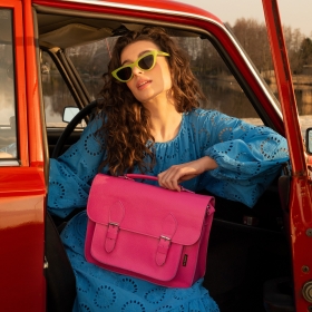 Ciepłe dni aż proszą się o dodatki, które przyciągają spojrzenia ☀️

Ta torebka to mocny akcent- kolor pełen energii, który ożywi każdą stylizację. To właśnie takie detale nadają charakter i sprawiają, że nawet najprostszy look staje się wyjątkowy.

Postaw na dodatek, który nie tylko dopełnia outfit, ale gra w nim główną rolę 💛
Postaw na dodatki Słonia Torbalskiego! 🐘👜

#letniestylizacje #torebka #moda #dodatki #kolor #summervibes