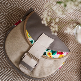 Torba z kolorową wstawką Słonia Torbalskiego 🐘🎨 – podkreśl swój styl i sięgnij po bestsellerowy model ✨, który przyciąga spojrzenia 👀 i dodaje charakteru każdej stylizacji 💃. Wyrazisty detal sprawia, że to coś więcej niż zwykła torba – to modowy akcent, który mówi za Ciebie 👜💥

#Torbalski #Bestseller #StylNaCoDzień #ModowyAkcent #KolorowyDetal