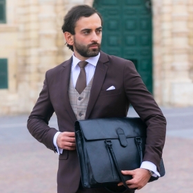 Panowie, pamiętajcie – Słoń Torbalski to nie tylko damskie akcesoria! Marka oferuje także wyjątkową męską galanterię – torby, plecaki i portfele stworzone z myślą o jakości i stylu. 🖤
.
#SłońTorbalski #męskagalanteria #polskamarka #stylowapodróż #travelwithstyle #dlaniego